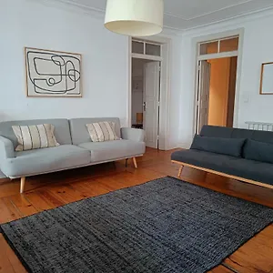 Apartment Stunning Near Chiado, Lisbon